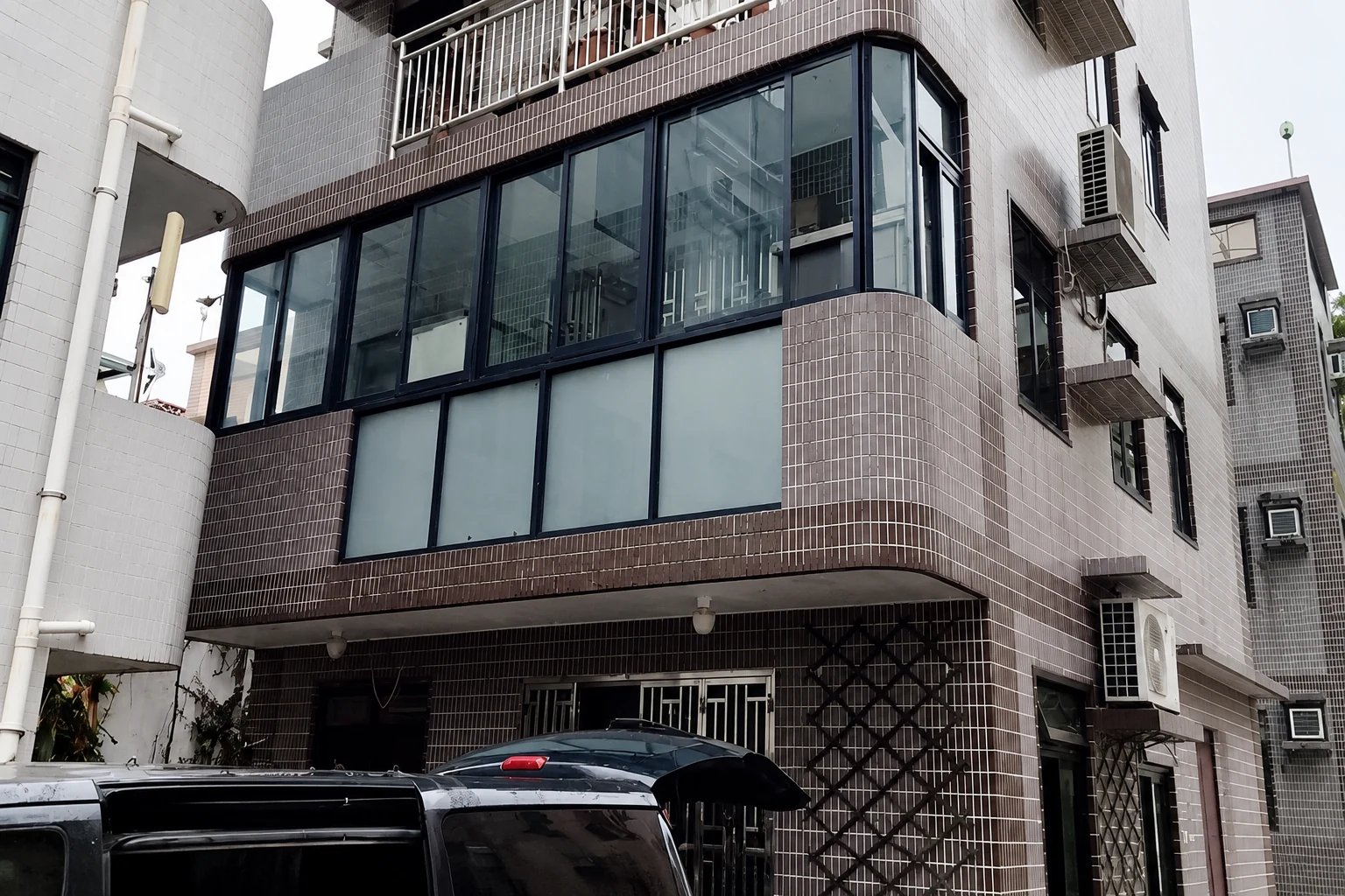 村屋（丁屋）露台圍封工程 完工後