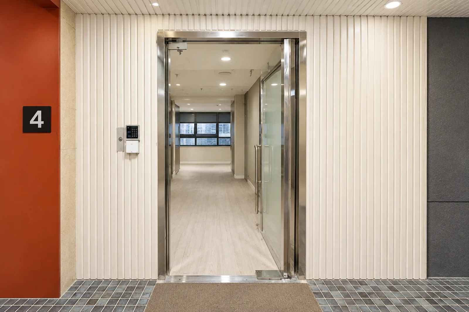 上環|蓮福商業大廈 地鉸玻璃門更換 施工前